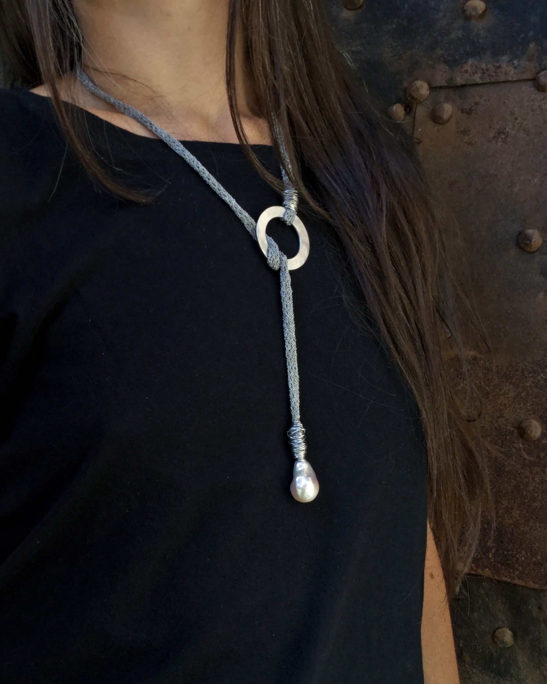 Mono cerchio collana