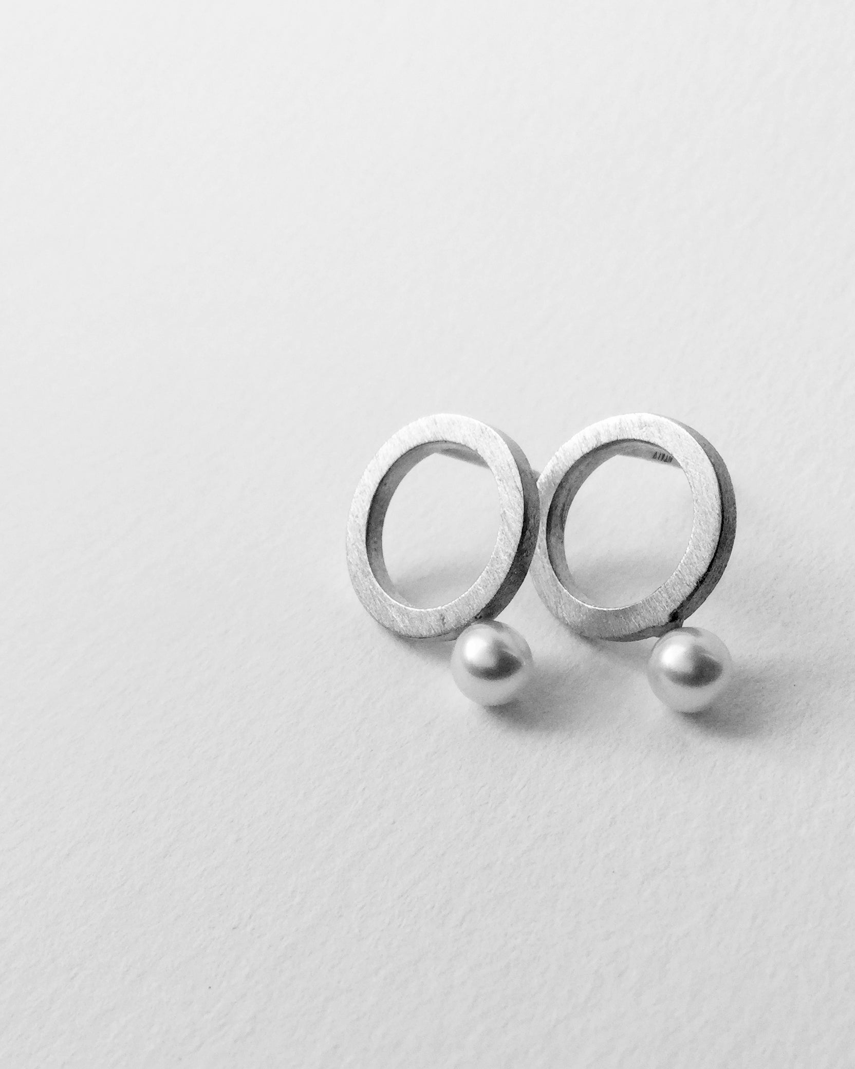 Cornicetta mini orecchini